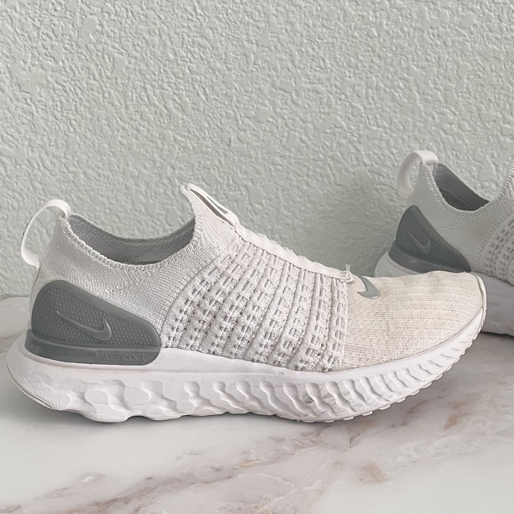 NIKE || React Phantom Sneakers - Picture 1 of 13